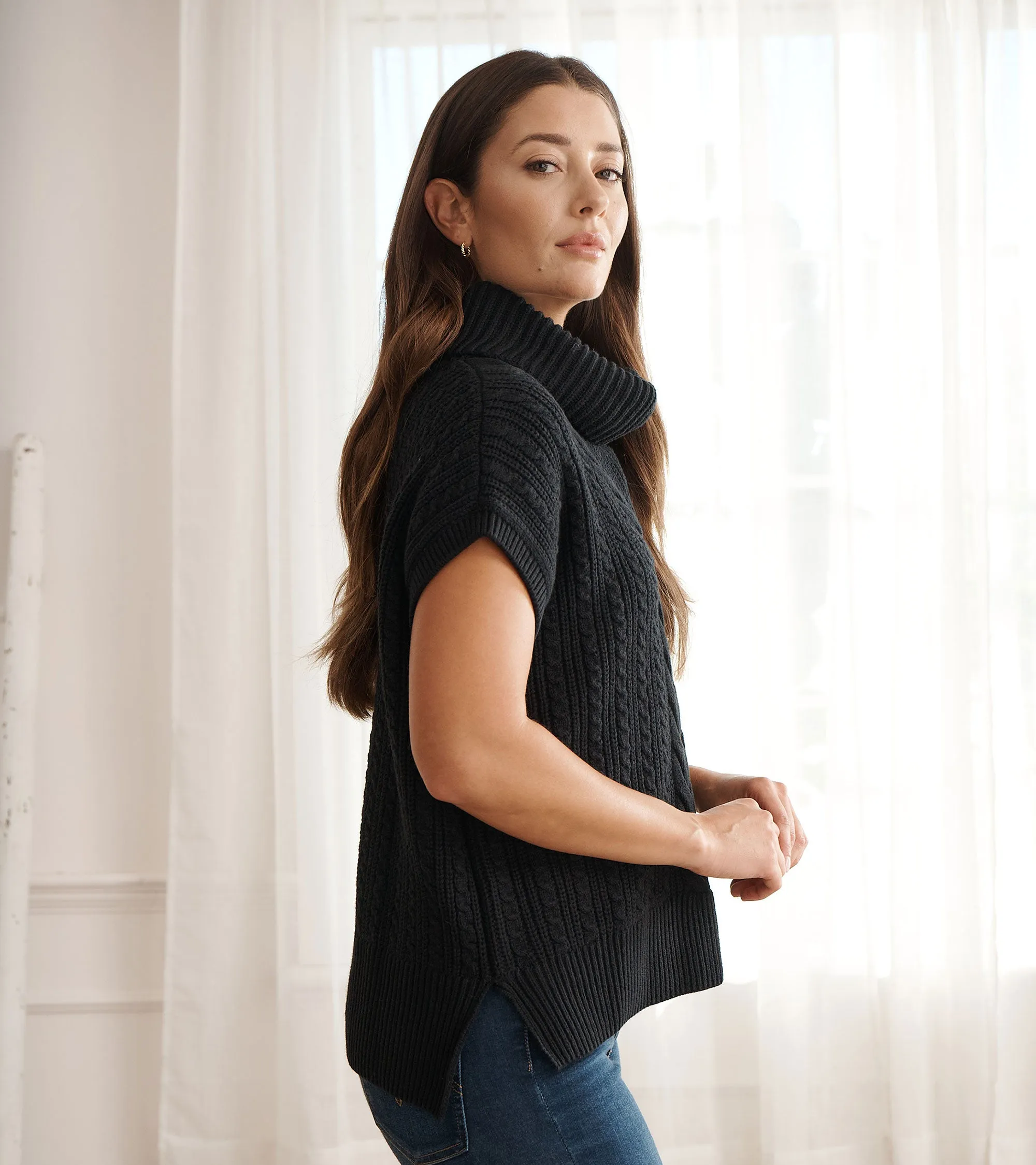 Cable Knit Vest - Black Caviar -Hatley