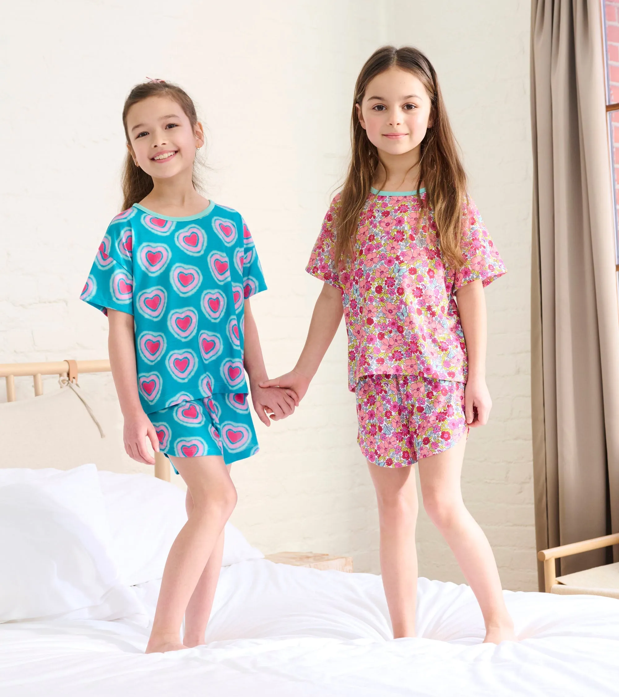 Girls Glowing Hearts Tee and Shorts Pajama Set -Hatley