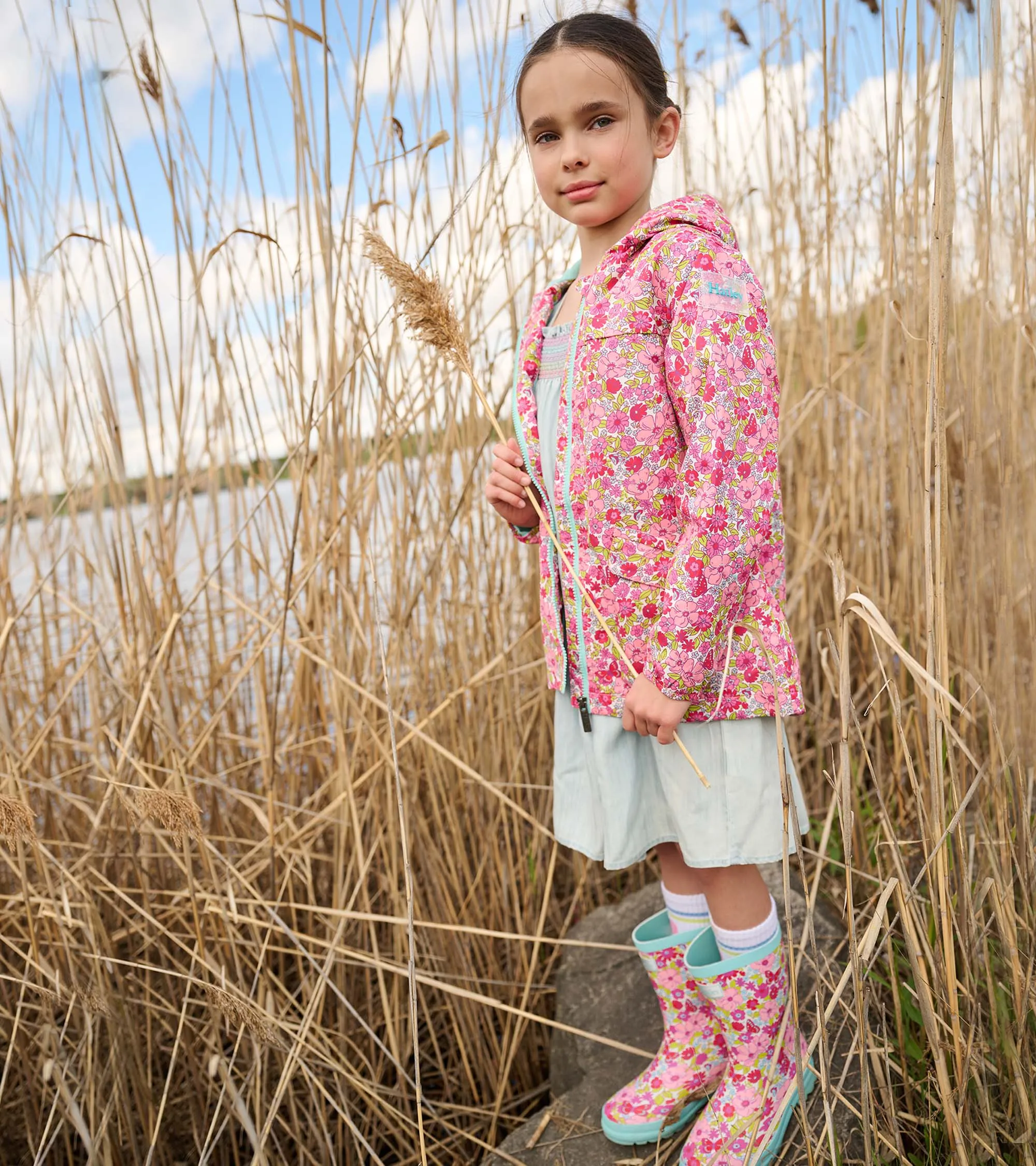 Girls Groovy Flowers Zip-Up Lightweight Rain Jacket -Hatley