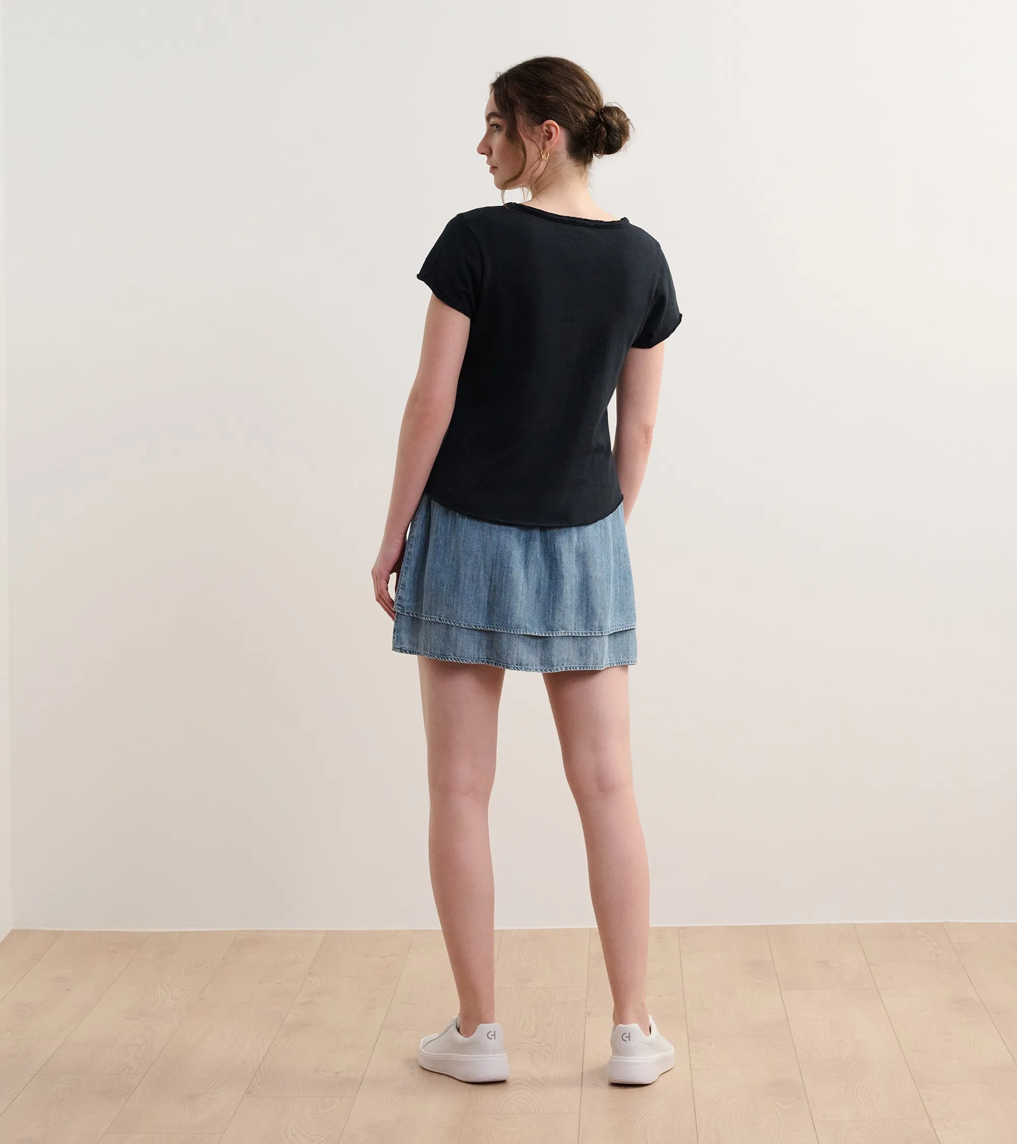 Sadie V-Neck Tee - Black -Hatley
