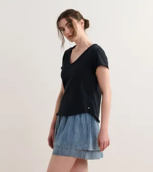 Sadie V-Neck Tee - Black -Hatley